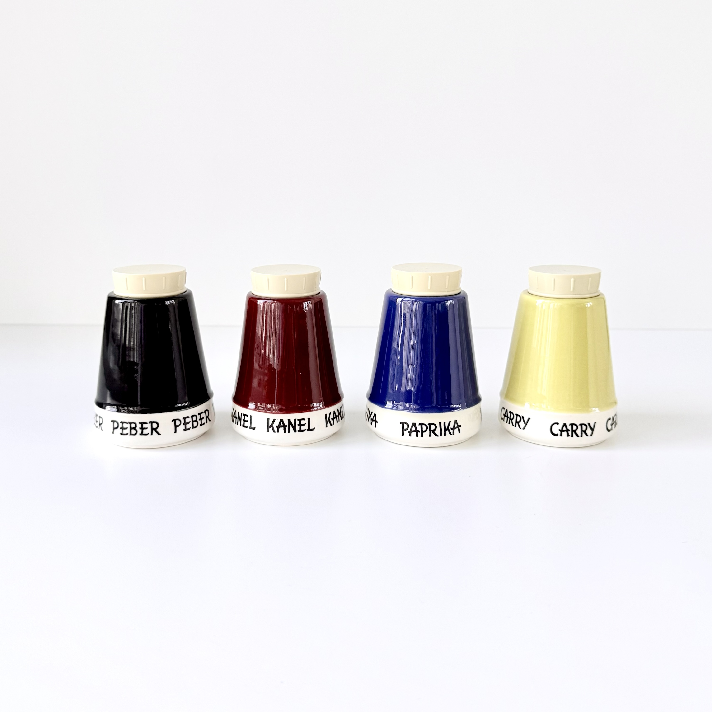 Kronjyden krydderikrukker✨